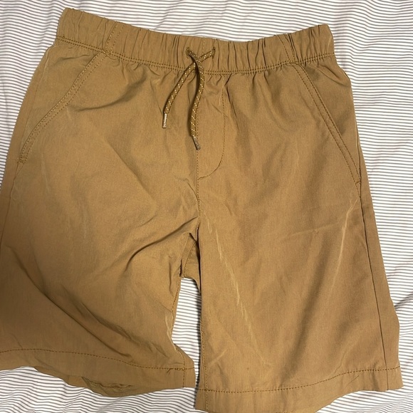 Kids XL and large shorts, men’s small as well - Picture 2 of 9